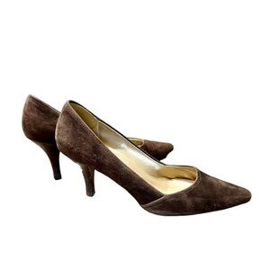 ANNE KLEIN, BROWN SUEDE, HEELS. STYLISH, LOW 3 1/4” HEEL. SIZE 9M